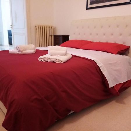 Dimora Storica Le Perle Bed & Breakfast Lecce Bagian luar foto