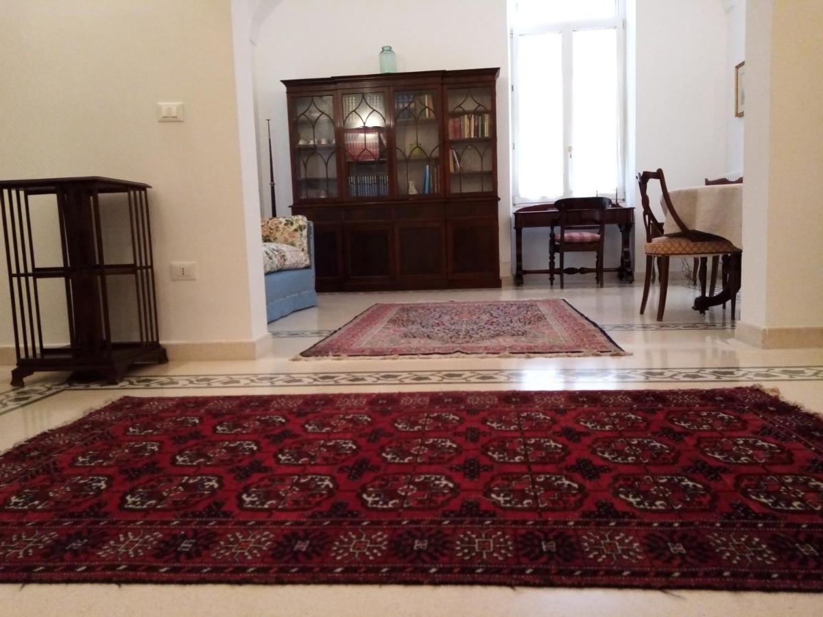 Dimora Storica Le Perle Bed & Breakfast Lecce Bagian luar foto