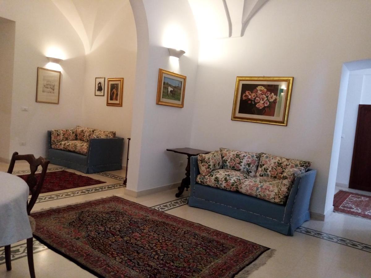 Dimora Storica Le Perle Bed & Breakfast Lecce Bagian luar foto