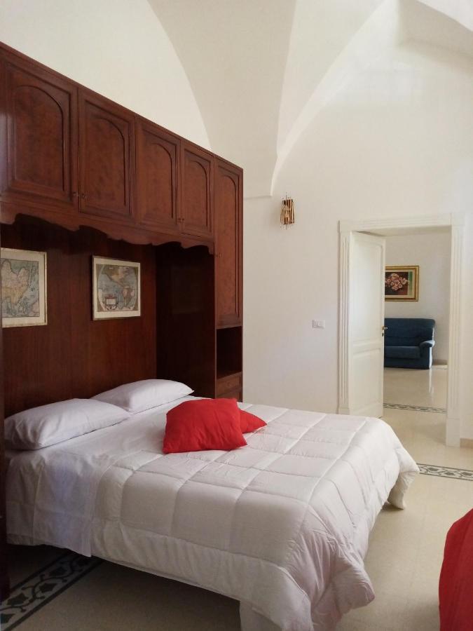 Dimora Storica Le Perle Bed & Breakfast Lecce Bagian luar foto