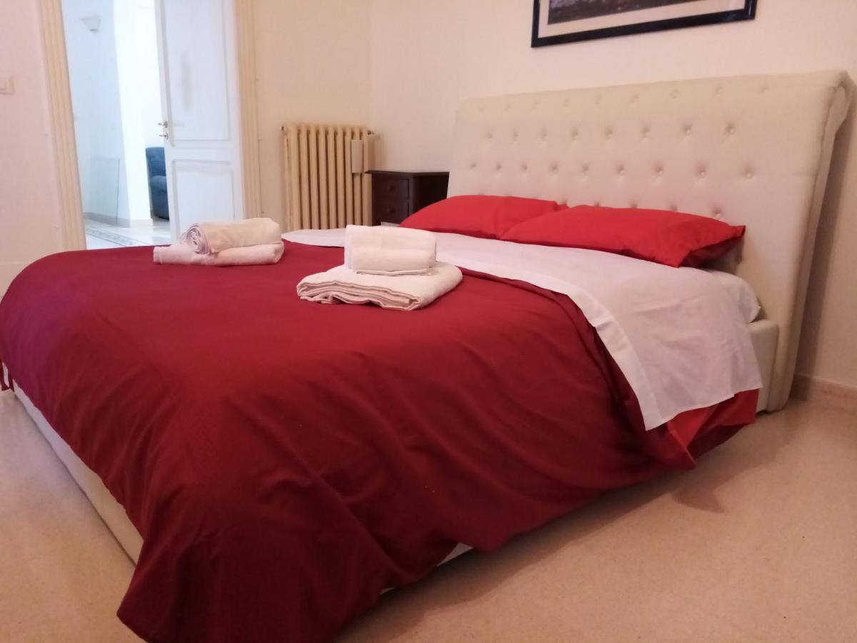 Dimora Storica Le Perle Bed & Breakfast Lecce Bagian luar foto