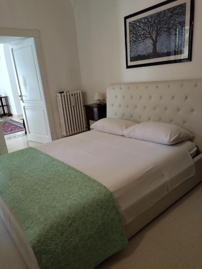 Dimora Storica Le Perle Bed & Breakfast Lecce Bagian luar foto
