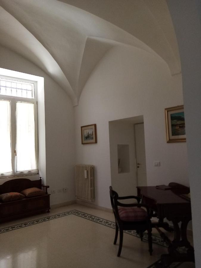 Dimora Storica Le Perle Bed & Breakfast Lecce Bagian luar foto