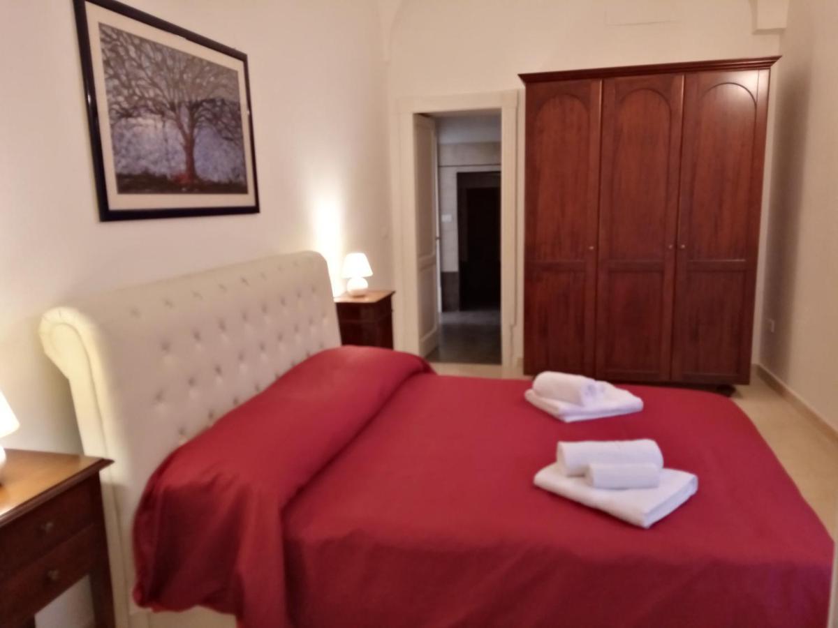 Dimora Storica Le Perle Bed & Breakfast Lecce Bagian luar foto