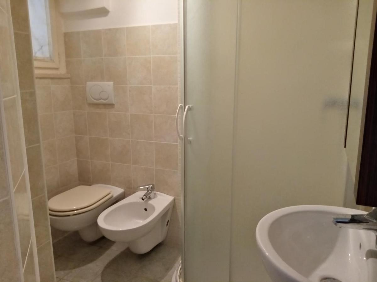 Dimora Storica Le Perle Bed & Breakfast Lecce Bagian luar foto
