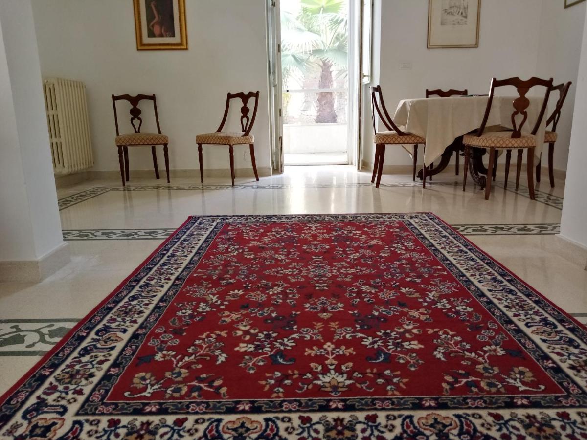 Dimora Storica Le Perle Bed & Breakfast Lecce Bagian luar foto
