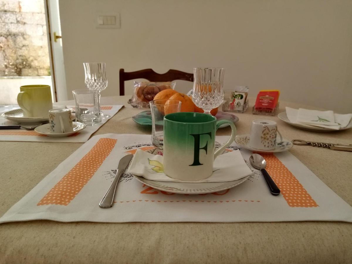 Dimora Storica Le Perle Bed & Breakfast Lecce Bagian luar foto