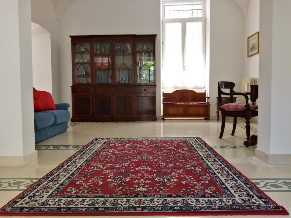 Dimora Storica Le Perle Bed & Breakfast Lecce Bagian luar foto