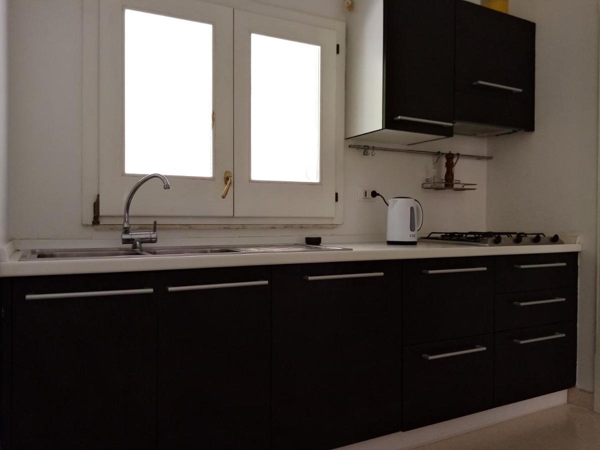 Dimora Storica Le Perle Bed & Breakfast Lecce Bagian luar foto