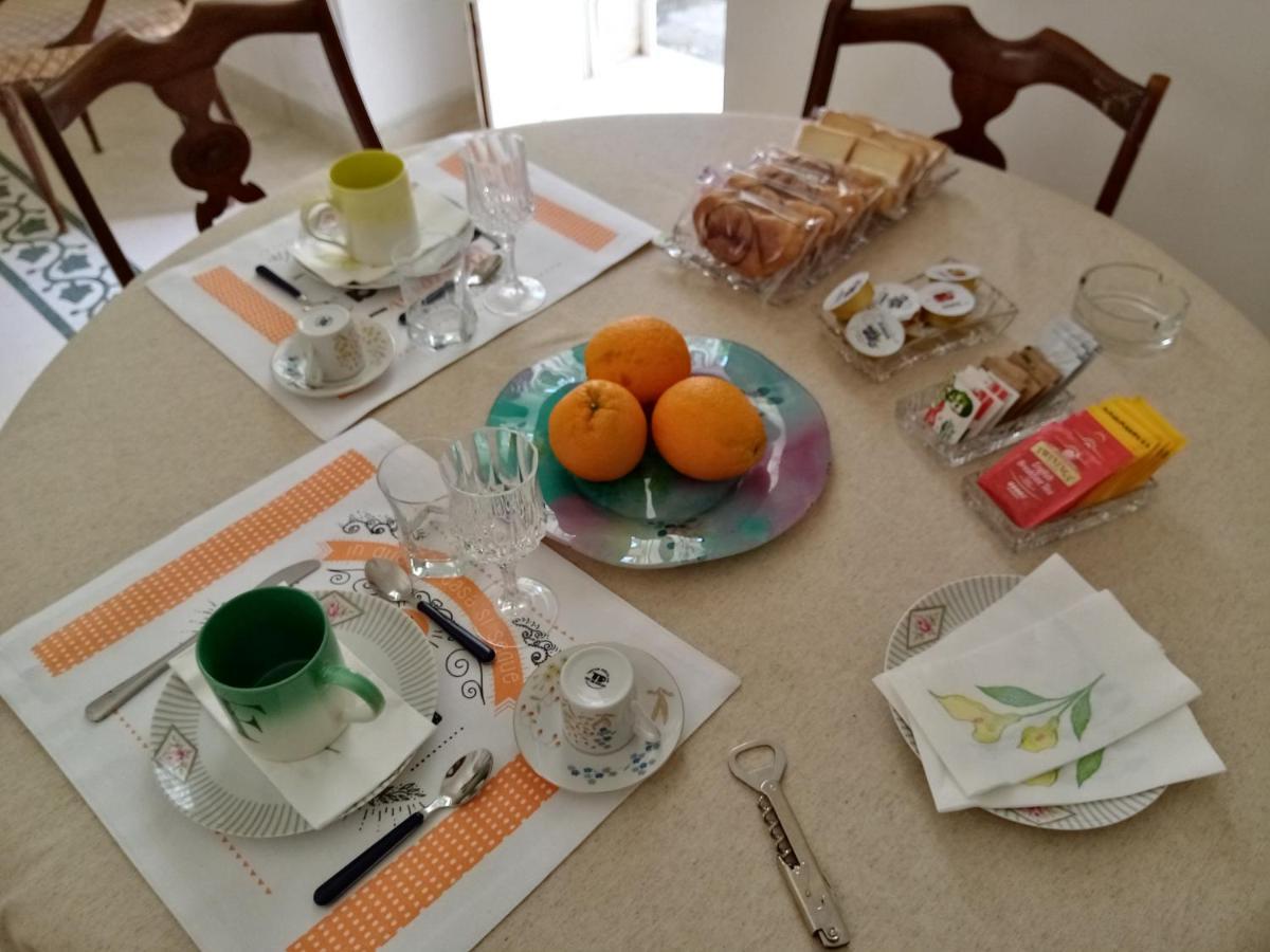 Dimora Storica Le Perle Bed & Breakfast Lecce Bagian luar foto